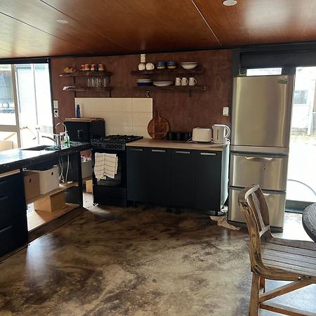 Self Contained Open Shed Space Wainui  Екстер'єр фото