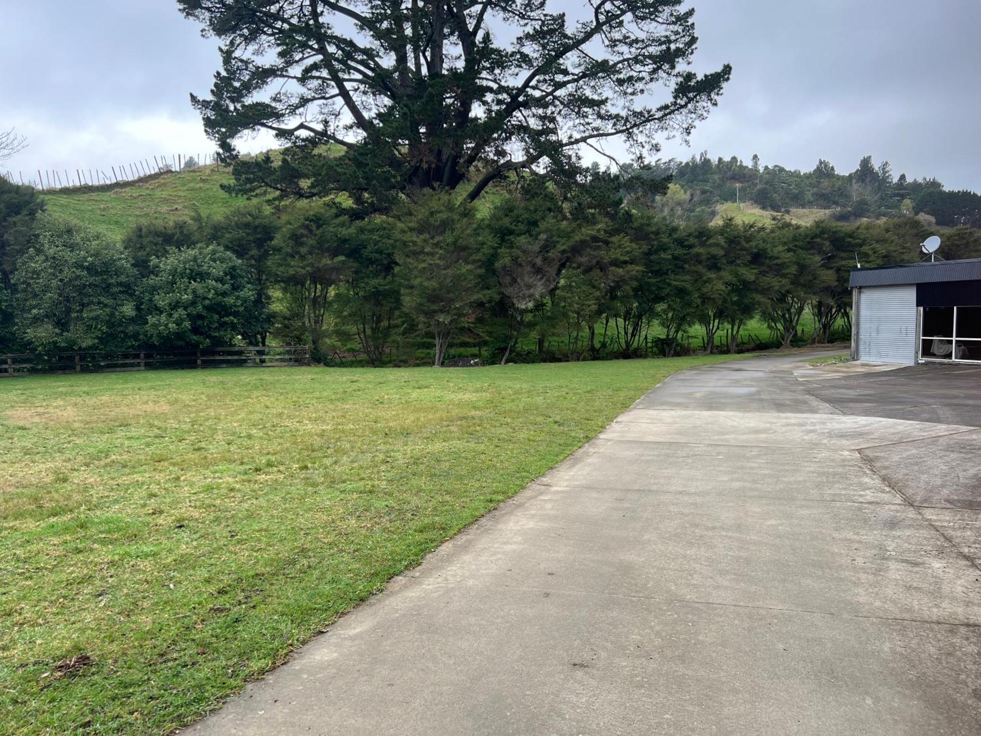 Self Contained Open Shed Space Wainui  Екстер'єр фото
