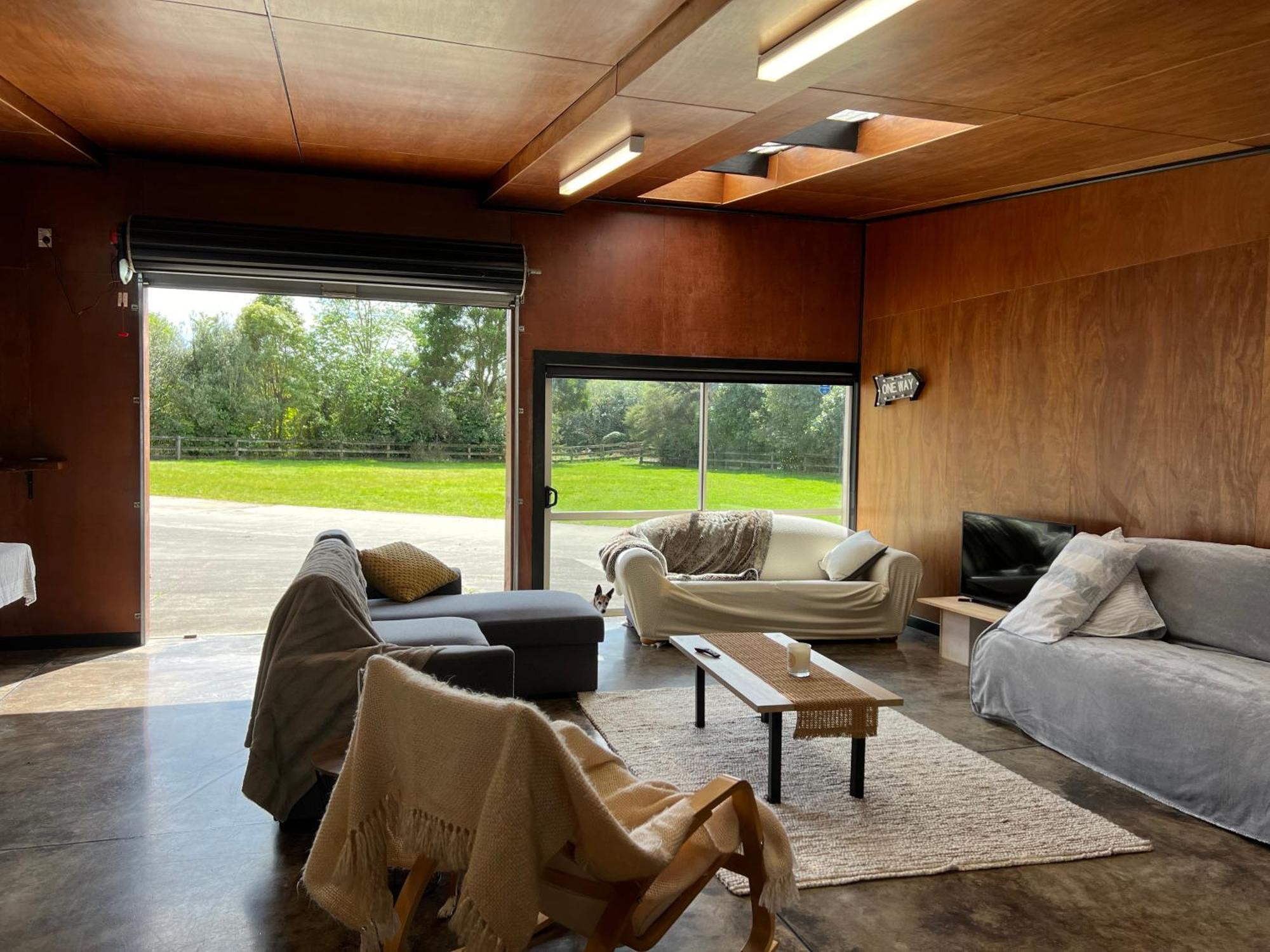 Self Contained Open Shed Space Wainui  Екстер'єр фото